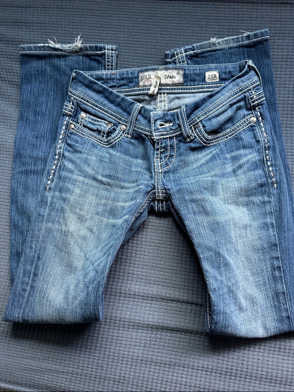 BKE Women's Blue Distressed Straight-Leg Jeans